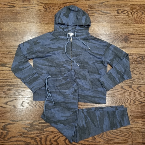Splendid Blue Camo Hoodie and Joggers Set - Picture 1 of 10